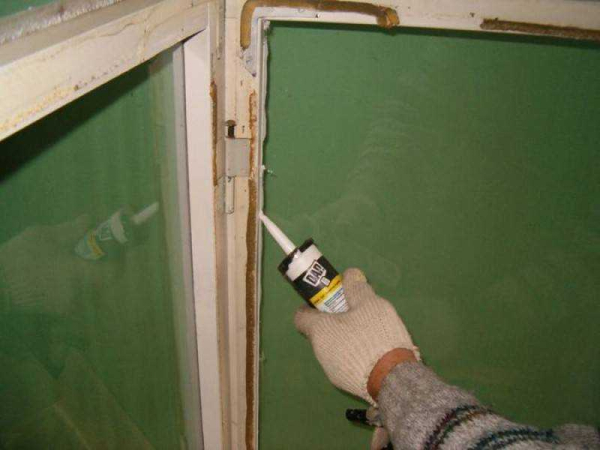 Особенности замазки для деревянных окон: как сделать самостоятельно? Особенности замазки для деревянных окон: как сделать самостоятельно?