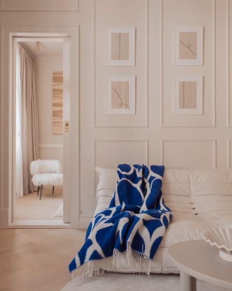 Небольшая, но стильная и роскошная квартира в молочных тонах в Стокгольме (47 кв. м) Небольшая, но стильная и роскошная квартира в молочных тонах в Стокгольме (47 кв. м)