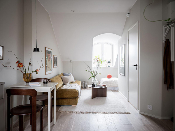 Чудеса компактности: крошечная мансардная квартира студента в Швеции (21 кв. м) Чудеса компактности: крошечная мансардная квартира студента в Швеции (21 кв. м)