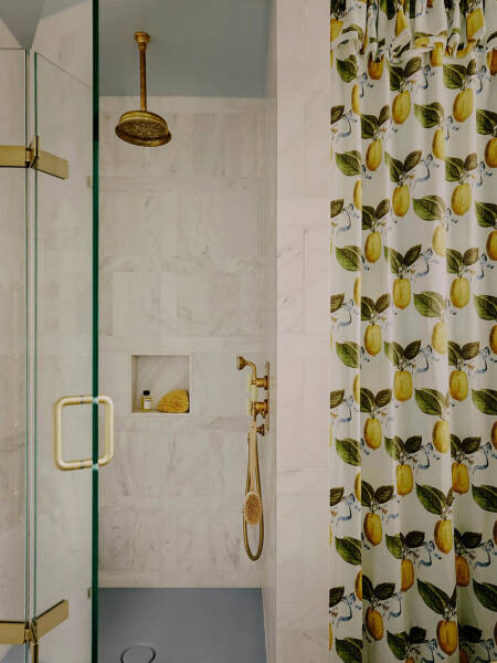 Смелые краски и интересный декор в доме мексиканского дизайнера в Лондоне Смелые краски и интересный декор в доме мексиканского дизайнера в Лондоне