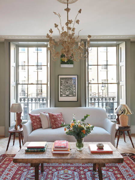 Оливковые стены и обилие декора: дом в Лондоне Оливковые стены и обилие декора: дом в Лондоне