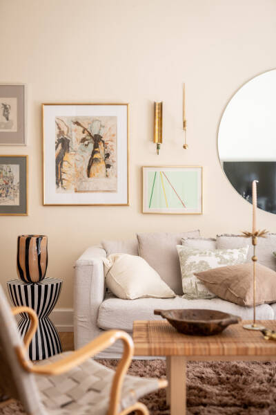 Песочные тона, кирпичная стена и обои: квартира в Гетеборге (91 кв. м) Песочные тона, кирпичная стена и обои: квартира в Гетеборге (91 кв. м)