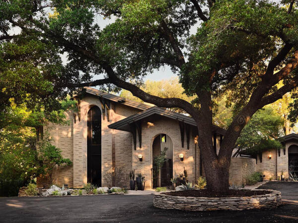 Элегантный mid century на фоне природы: новый проект Джоанны и Чипа Гейнс Элегантный mid century на фоне природы: новый проект Джоанны и Чипа Гейнс