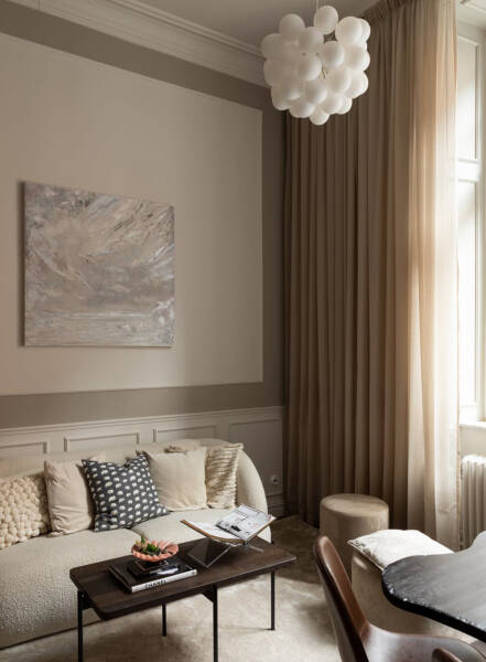 Маленькая квартира в бежевых тонах с элегантными интерьерами (33 кв. м) Маленькая квартира в бежевых тонах с элегантными интерьерами (33 кв. м)