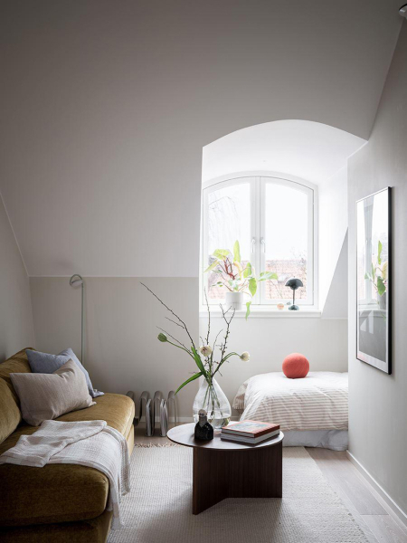 Чудеса компактности: крошечная мансардная квартира студента в Швеции (21 кв. м) Чудеса компактности: крошечная мансардная квартира студента в Швеции (21 кв. м)