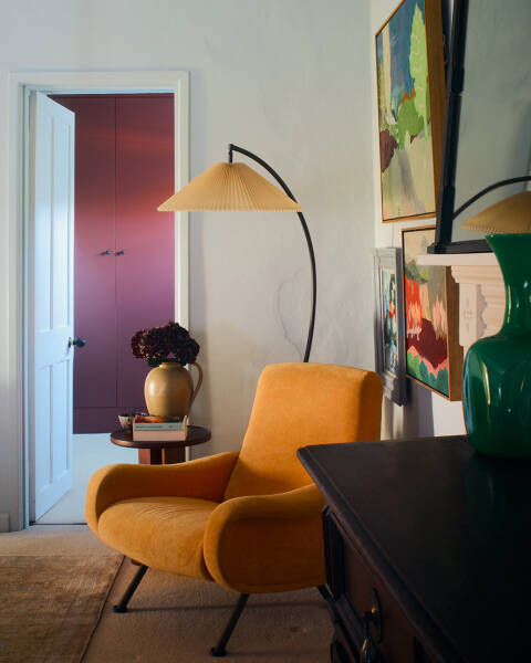 Старинный английский коттедж 18 века с предметами искусства в декоре Старинный английский коттедж 18 века с предметами искусства в декоре