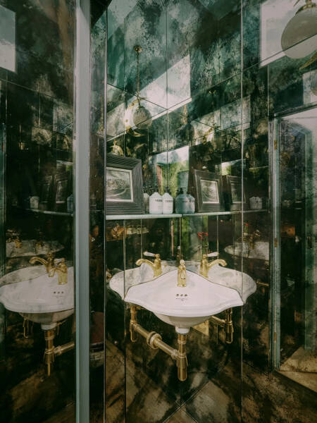 Смелые краски и интересный декор в доме мексиканского дизайнера в Лондоне Смелые краски и интересный декор в доме мексиканского дизайнера в Лондоне