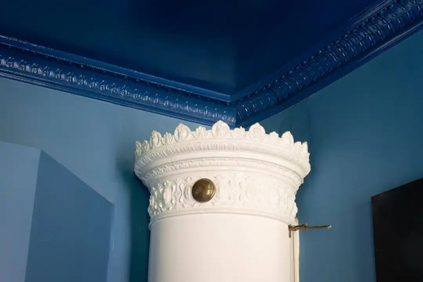 Интерьер не для всех: синяя квартира с красными дверями в Стокгольме (67 кв. м) Интерьер не для всех: синяя квартира с красными дверями в Стокгольме (67 кв. м)