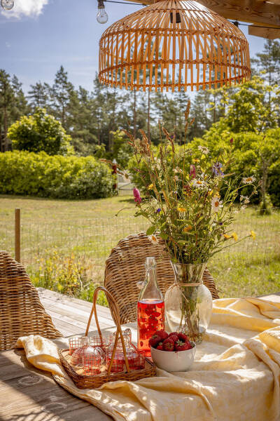 Тёплый и уютный скандинавский интерьер в старом амбаре в Швеции Тёплый и уютный скандинавский интерьер в старом амбаре в Швеции