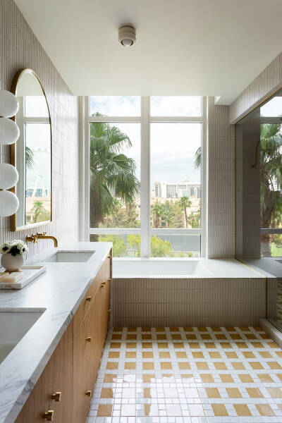 Свежие цвета и модный декор в дизайне квартиры в Лас-Вегасе Свежие цвета и модный декор в дизайне квартиры в Лас-Вегасе