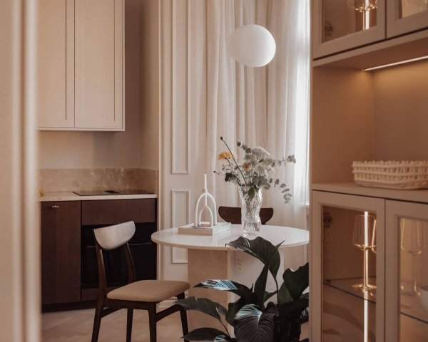 Небольшая, но стильная и роскошная квартира в молочных тонах в Стокгольме (47 кв. м) Небольшая, но стильная и роскошная квартира в молочных тонах в Стокгольме (47 кв. м)