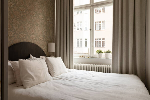 Маленькая квартира в бежевых тонах с элегантными интерьерами (33 кв. м) Маленькая квартира в бежевых тонах с элегантными интерьерами (33 кв. м)