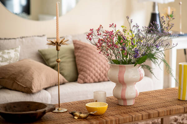 Песочные тона, кирпичная стена и обои: квартира в Гетеборге (91 кв. м) Песочные тона, кирпичная стена и обои: квартира в Гетеборге (91 кв. м)