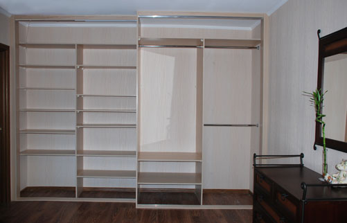 Выбираем шкафы-купе: советов по выбору + обзоры популярных моделей Выбираем шкафы-купе: советов по выбору + обзоры популярных моделей
